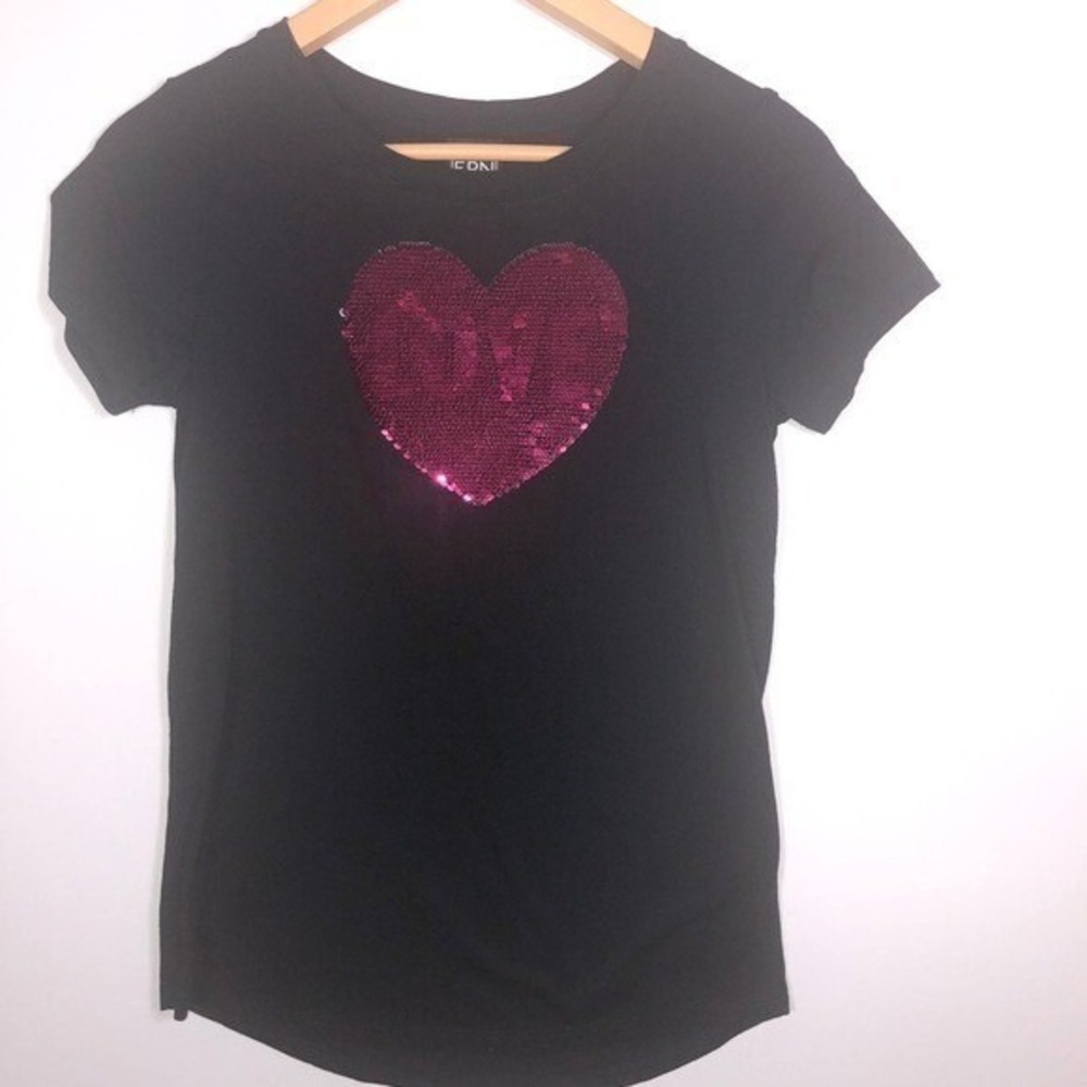MODERN LUX Flip Sequin Heart T-Shirt Size XL
